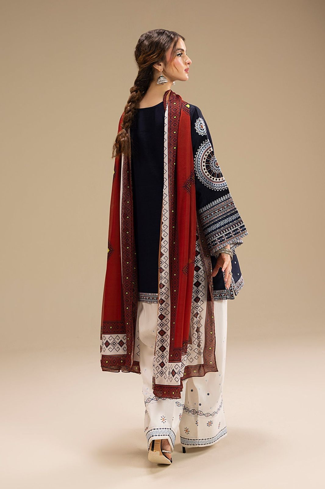 Jazmine - 3PC (Unstitched) Heavy Embroidered Lawn Suit.