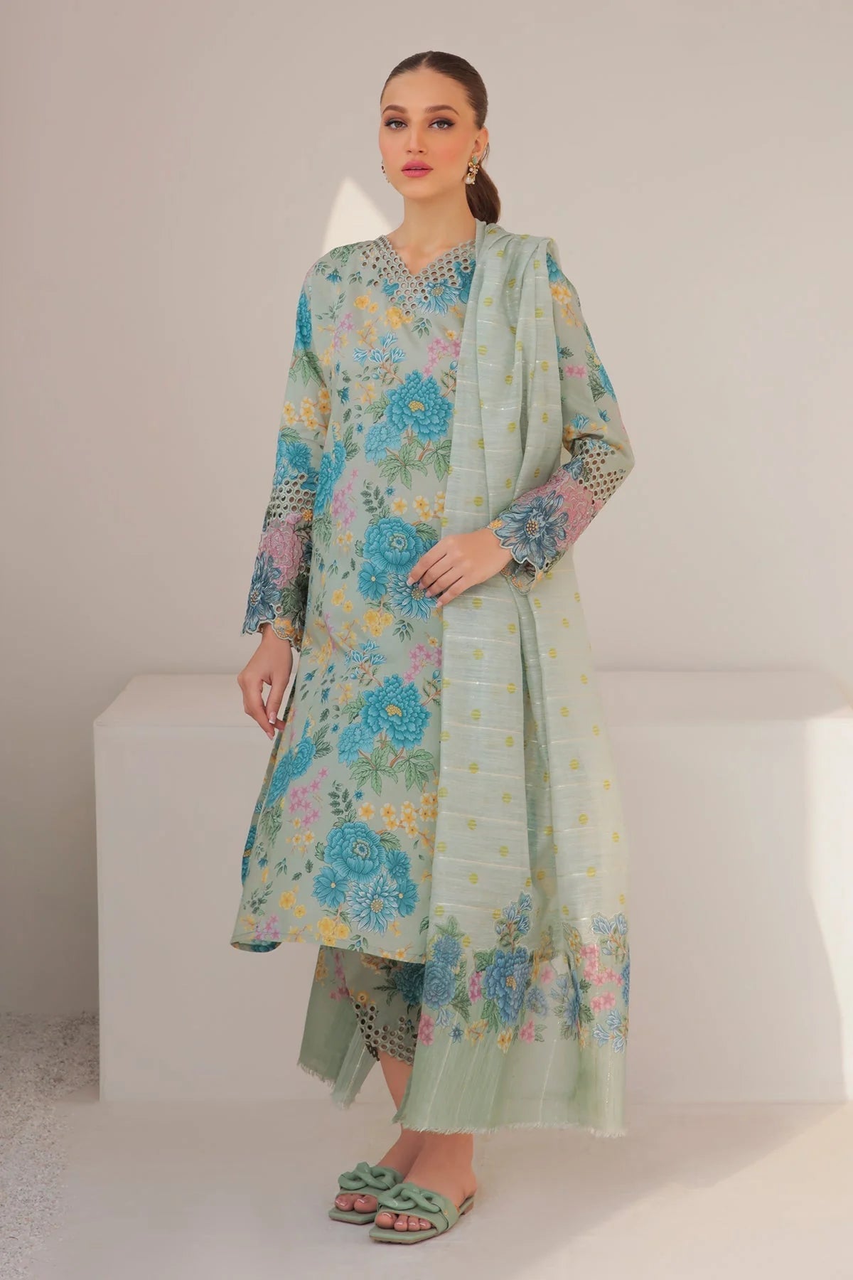 Baroque Luxury Embroidered Lawn 3 Piece Unstitched