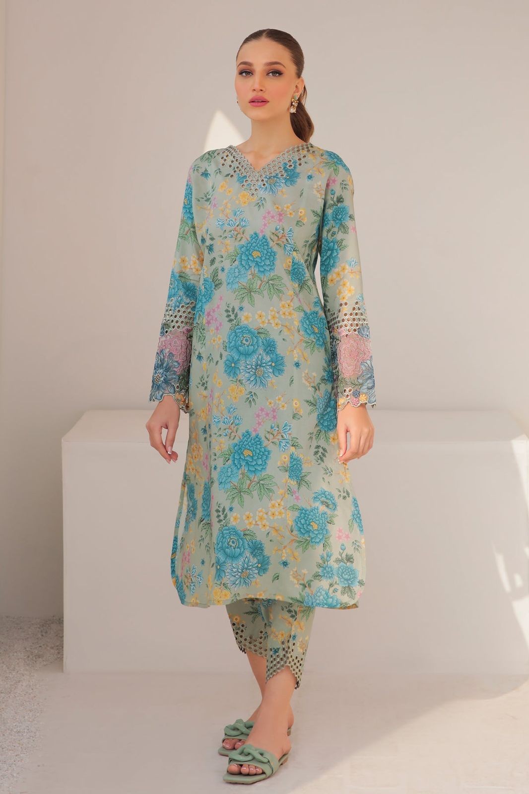 Baroque Luxury Embroidered Lawn 3 Piece Unstitched