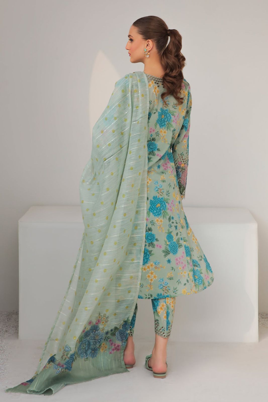Baroque Luxury Embroidered Lawn 3 Piece Unstitched